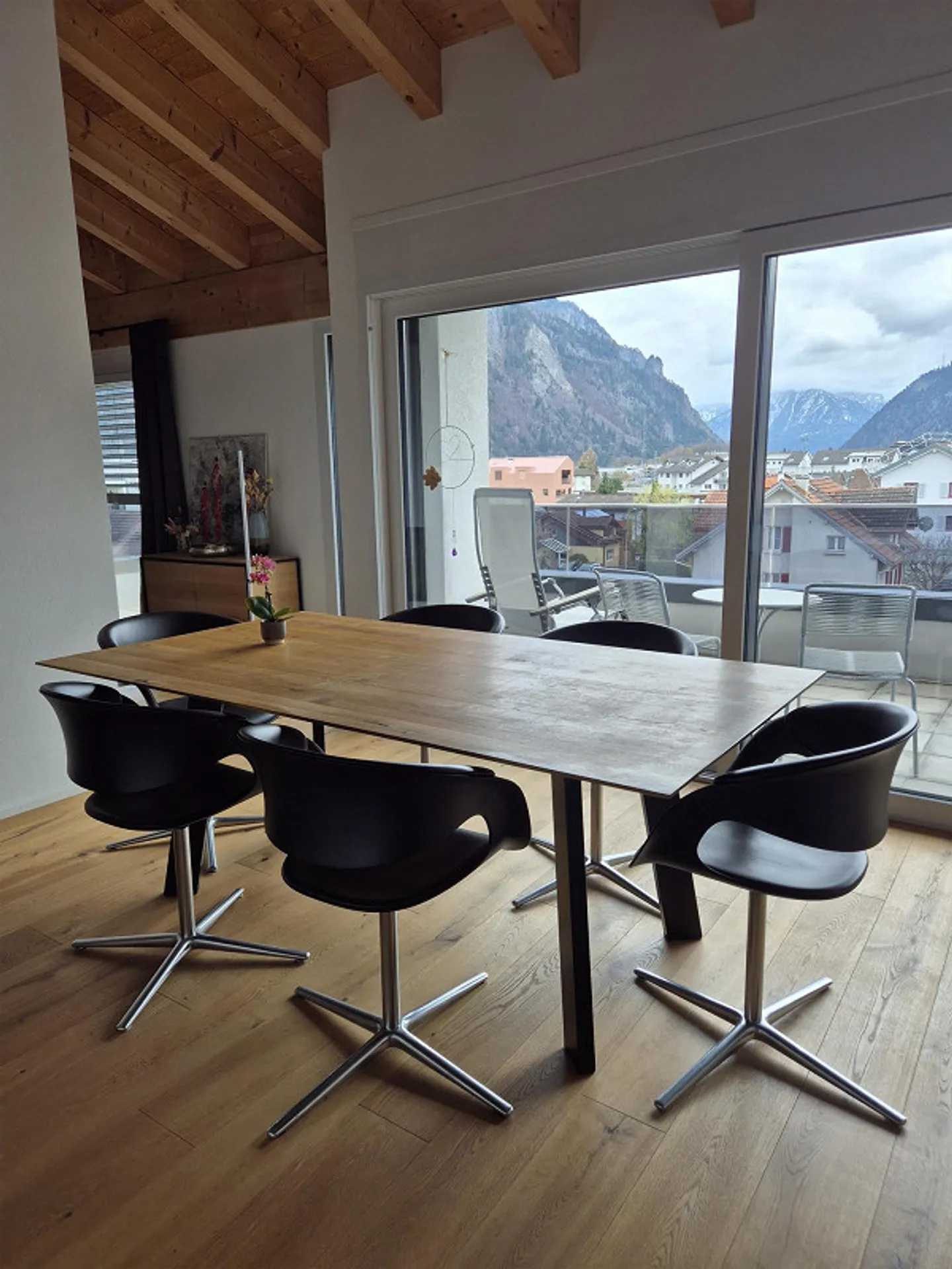 Grosszügige Attikawohnung mit Aussicht - Foto 4 von 15