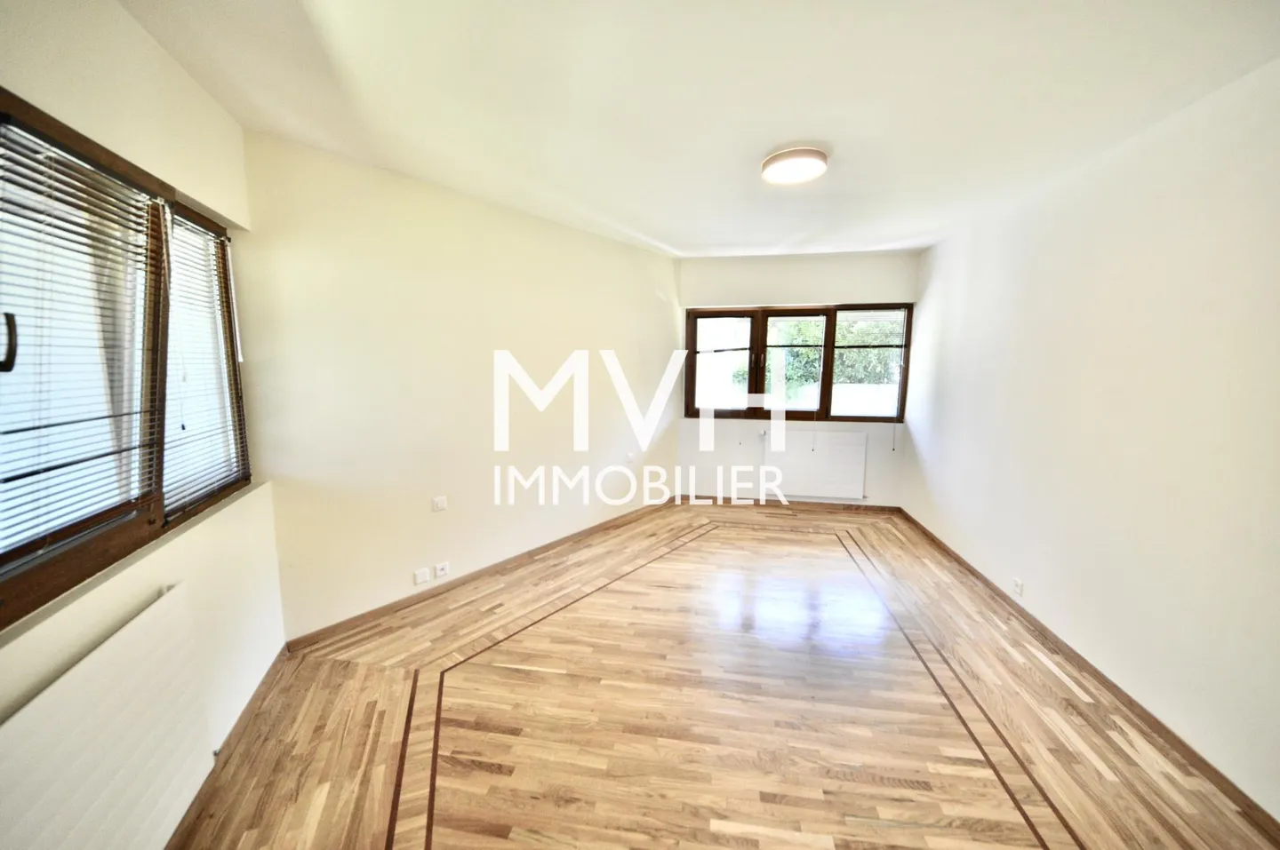 Villa spaziosa con piscina a Vessy - Foto 6 di 9