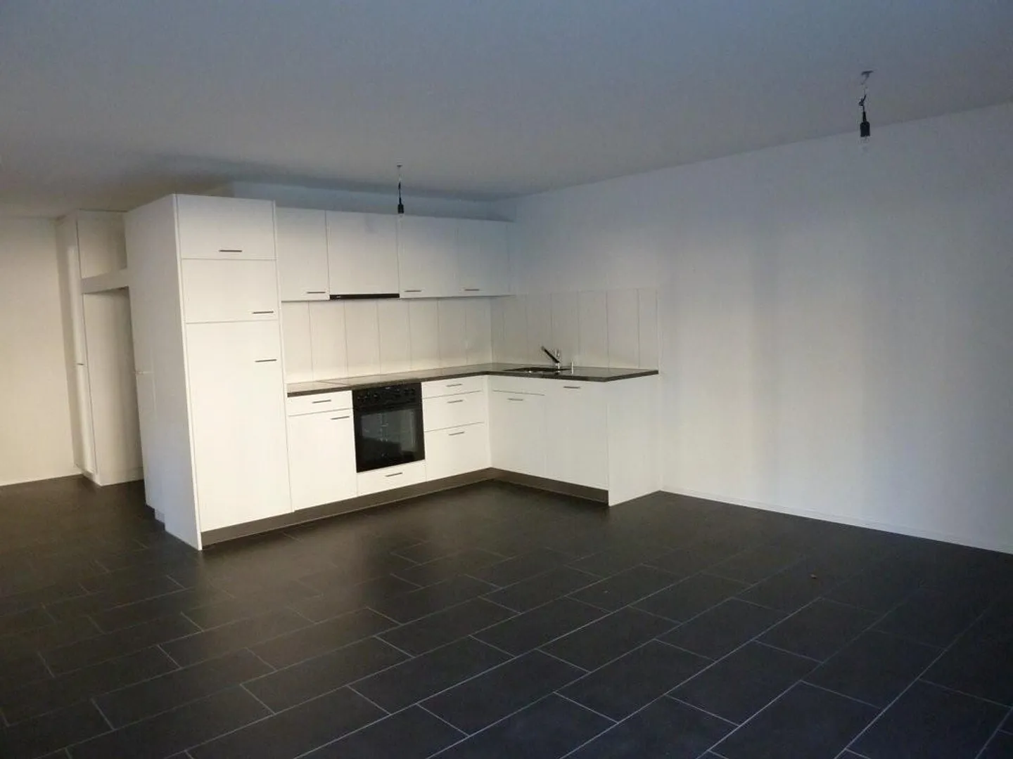Attractive 2.5-room apartment in Pieterlen - Photo 2 of 8