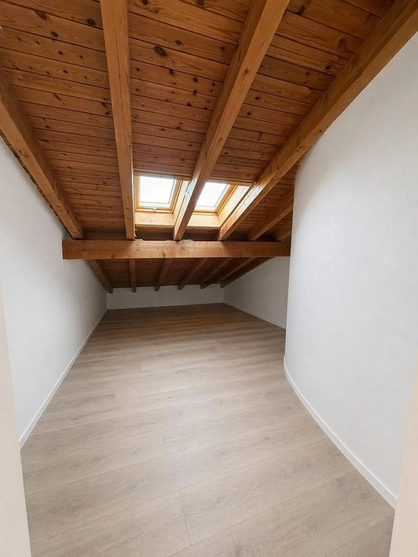 Appartamento duplex ristrutturato con 4 stanze - Foto 7 di 8