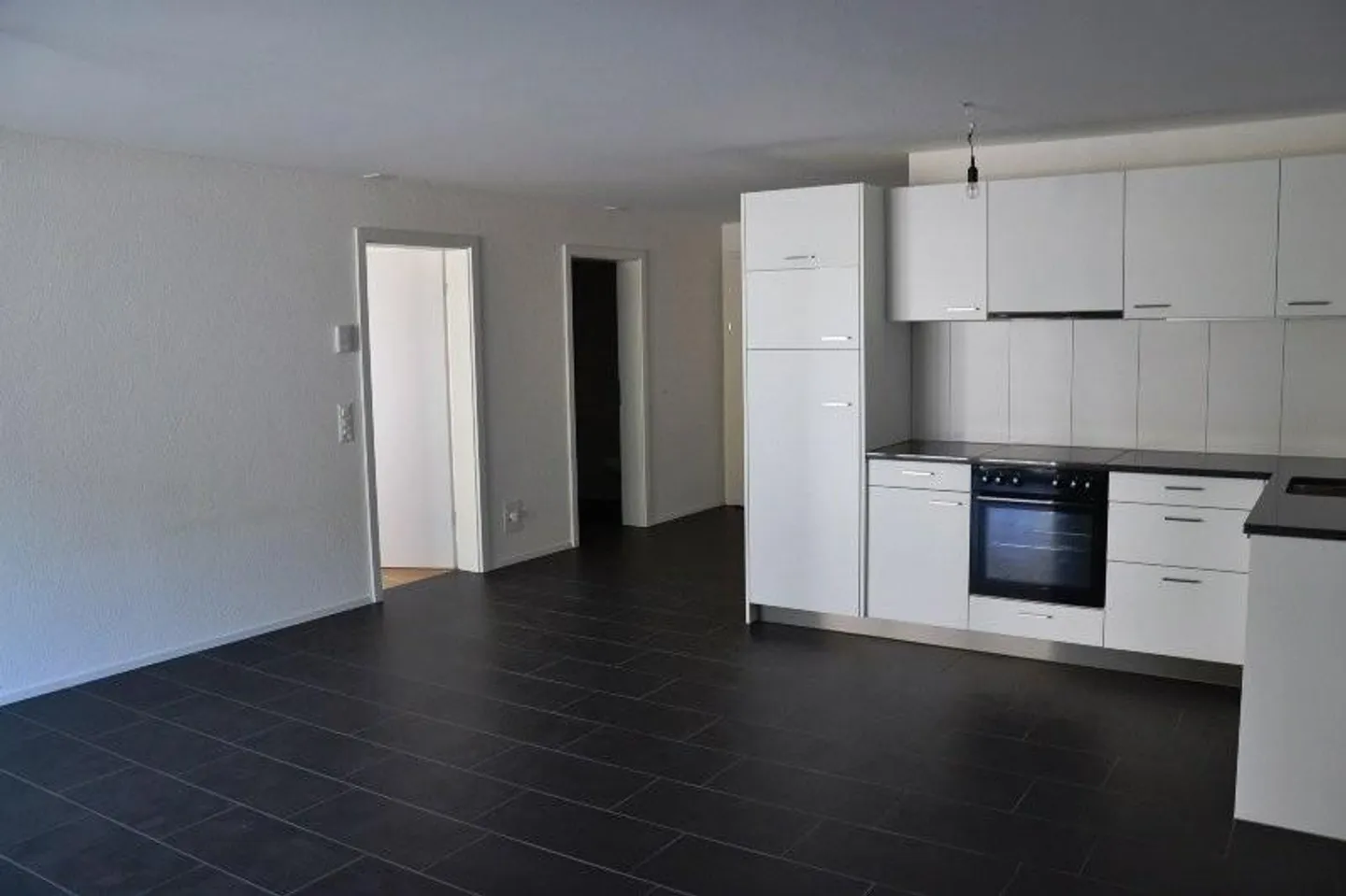 Attractive 2.5-room apartment in Pieterlen - Photo 3 of 8