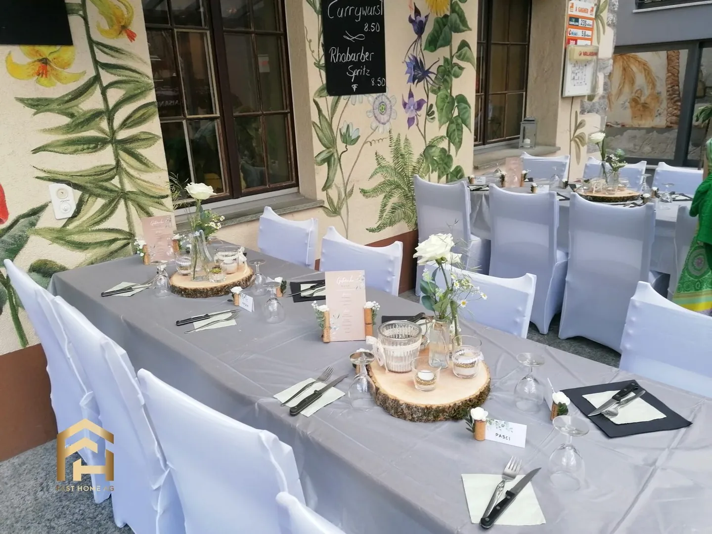 Ristorante con terrazza, pub e magazzini nel centro di St. Niklaus - Foto 12 di 13