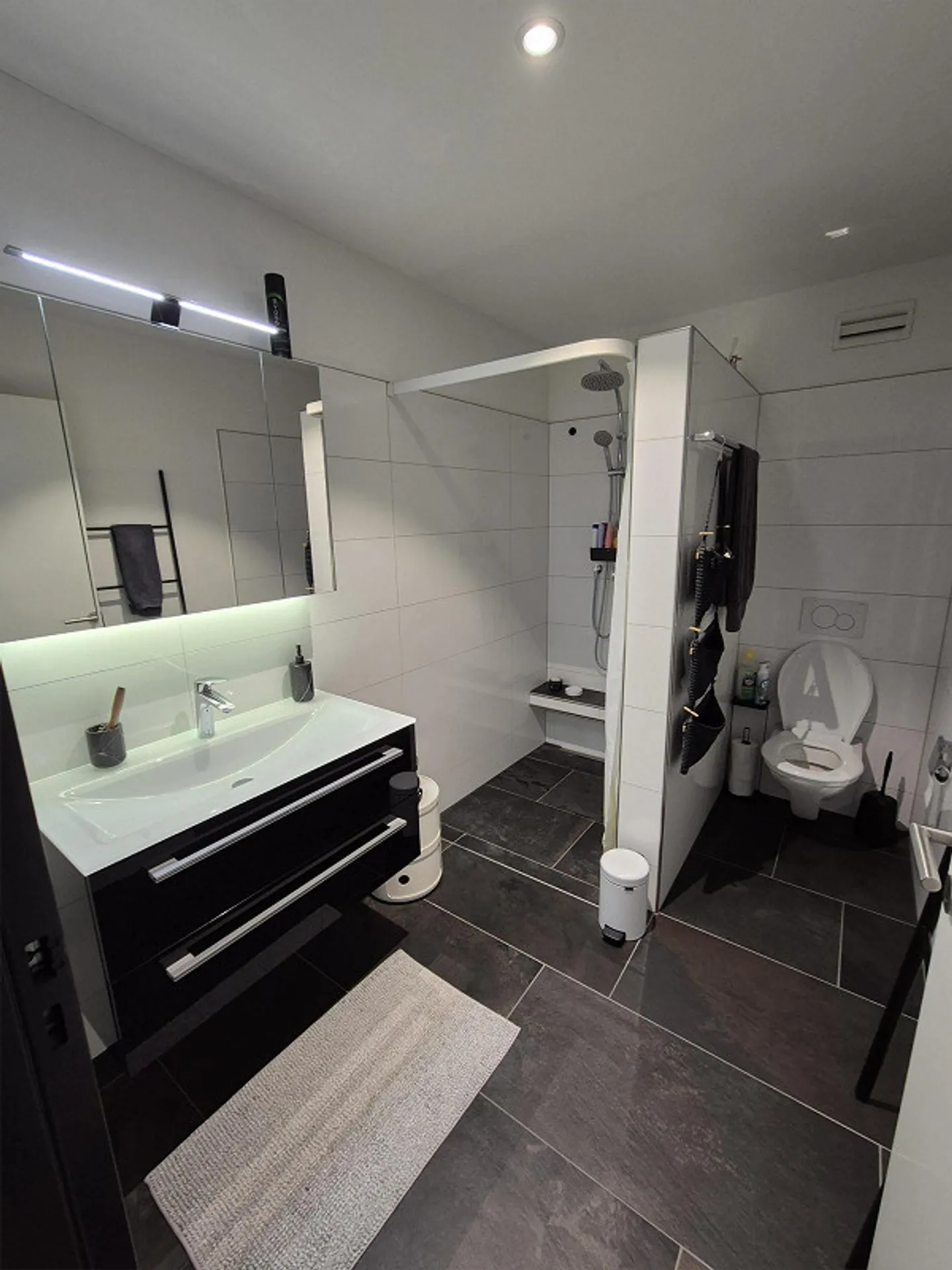 Grosszügige Attikawohnung mit Aussicht - Foto 13 von 15