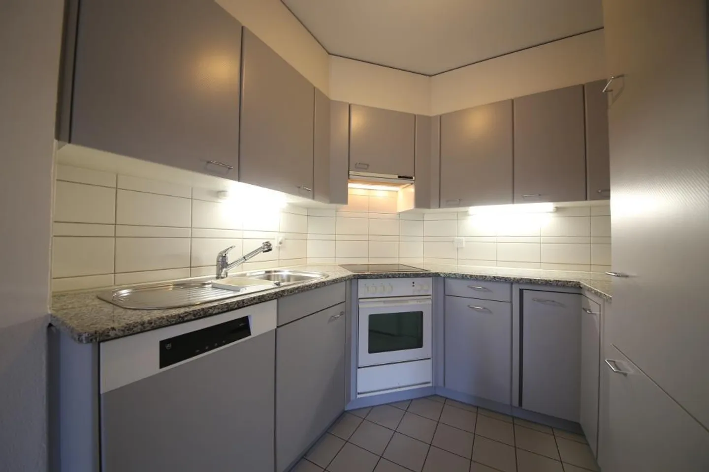 Vivre à Saint-Gall - appartement confortable de 3,5 pièces - Photo 1 sur 4