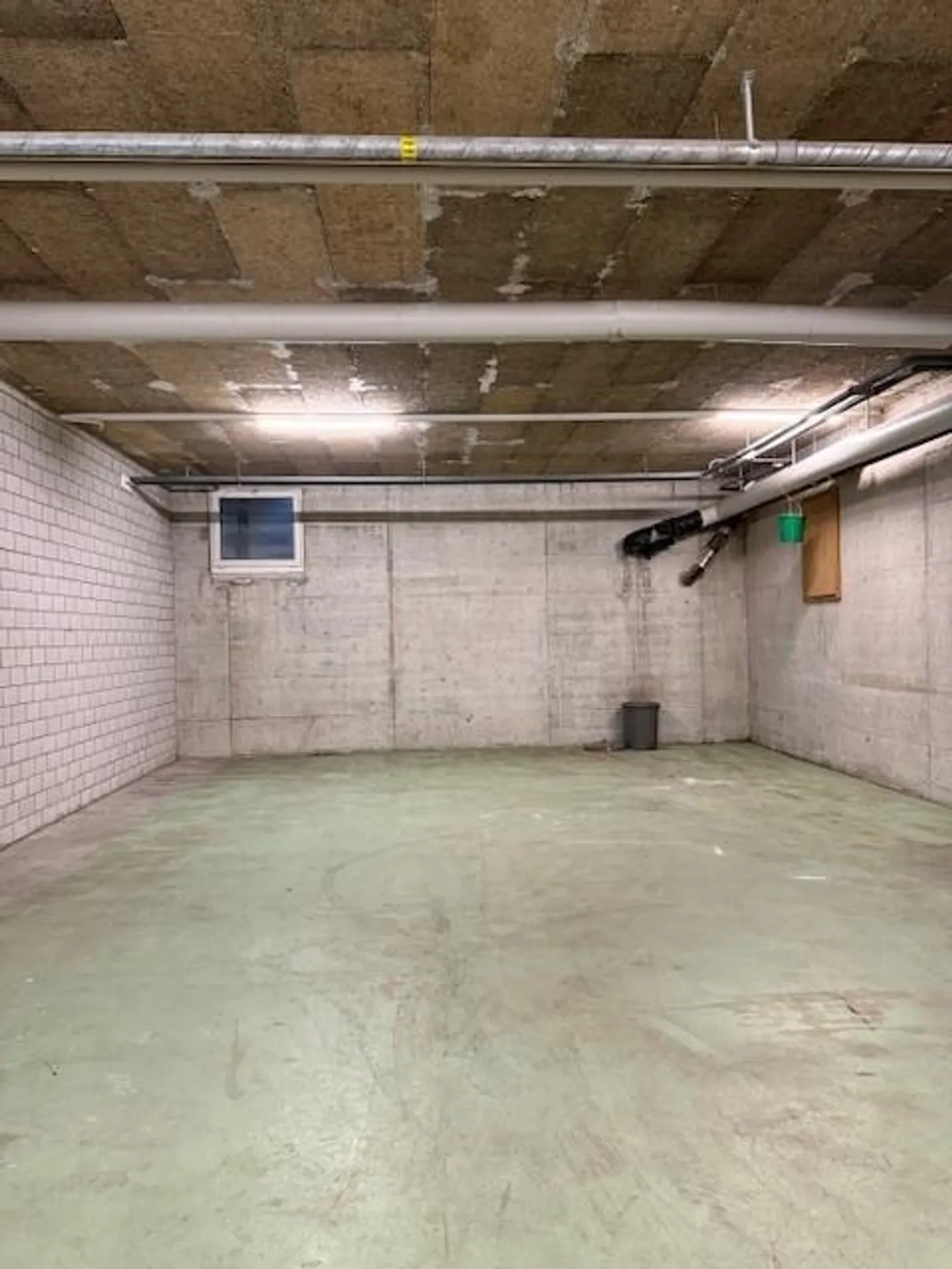 Grosszügiges Lager zu vermieten - Foto 2 von 2