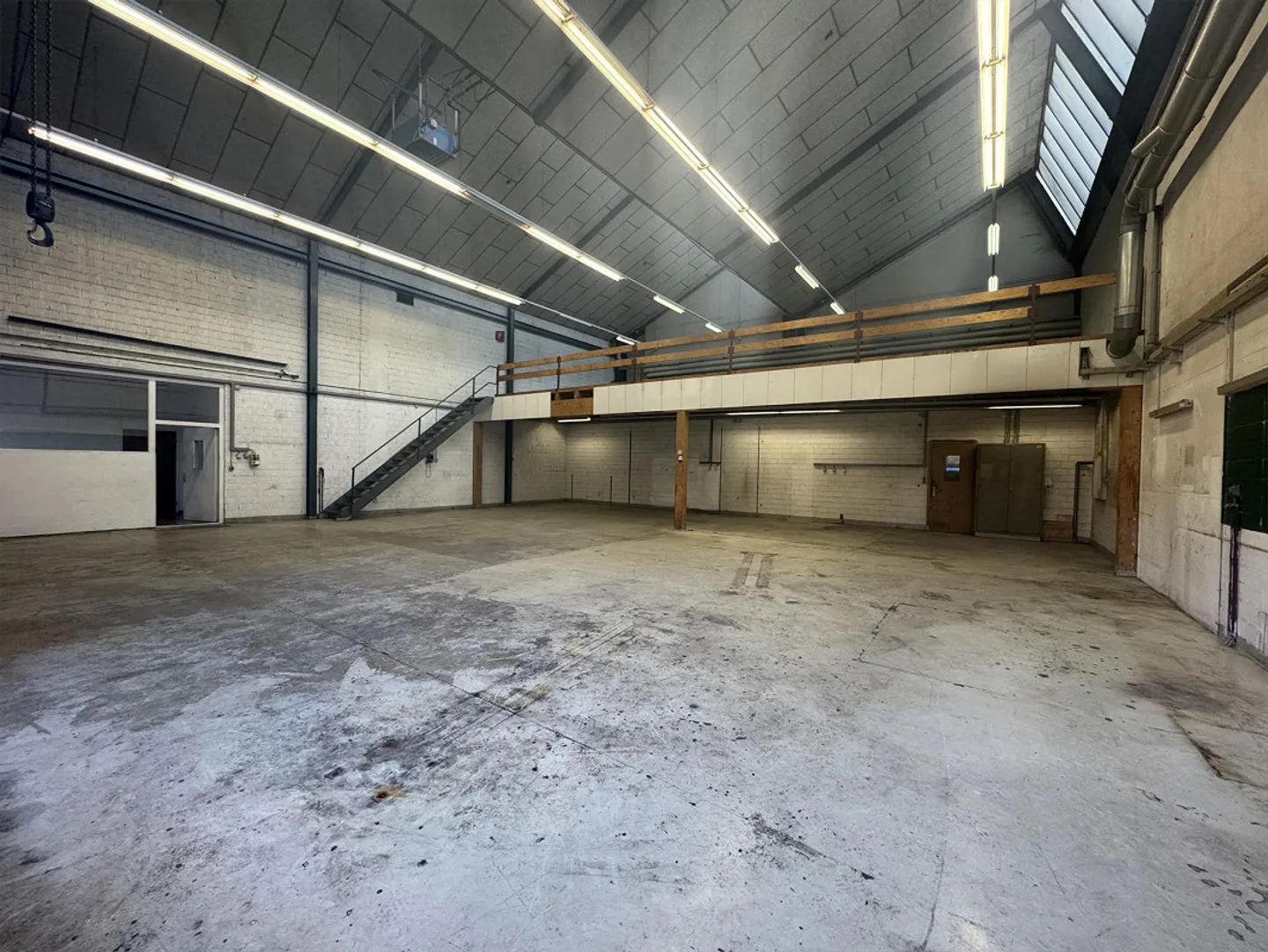 Vielseitige Produktions- und Lagerfläche - Foto 1 von 8