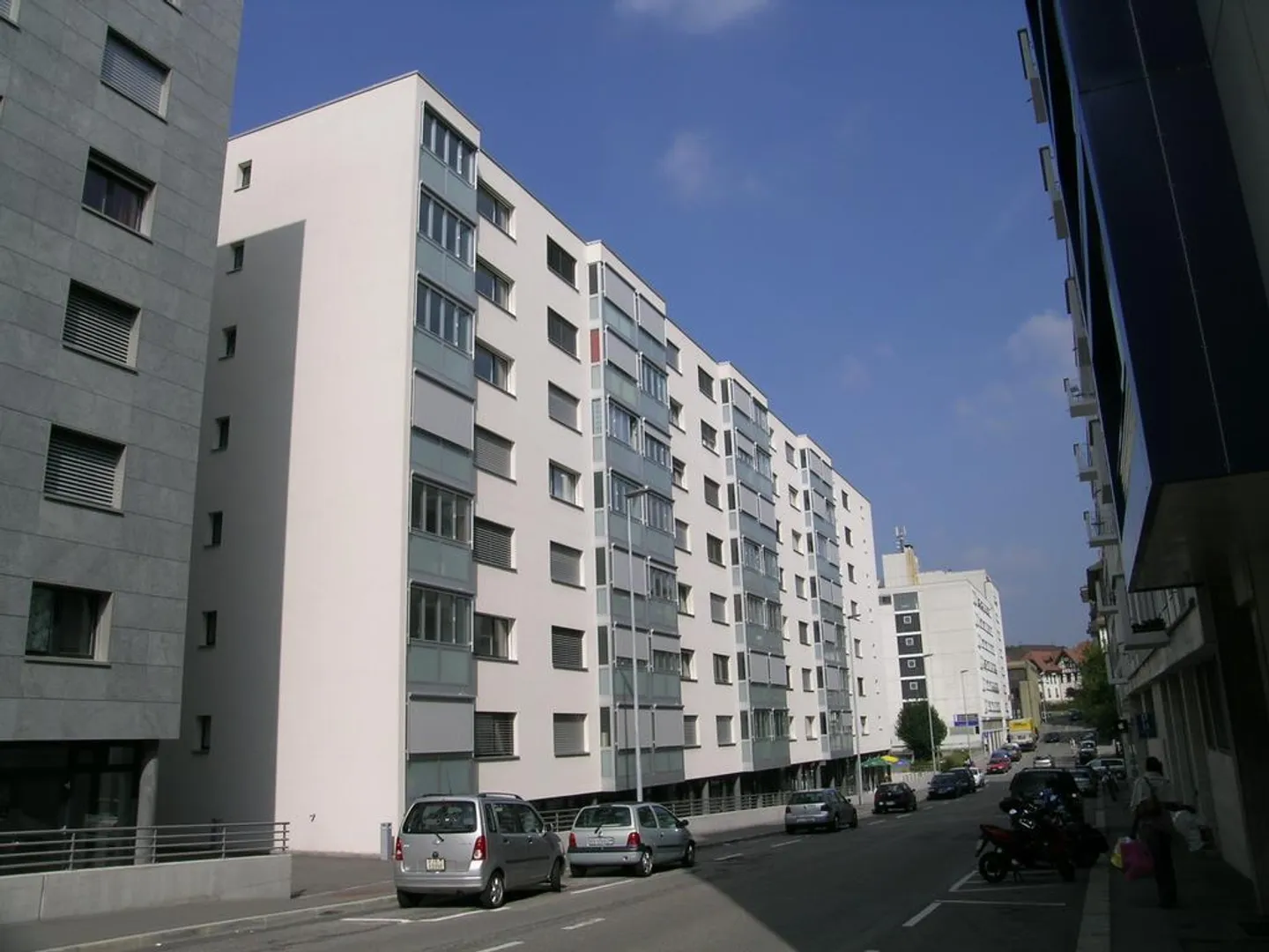 SPACIOUS AND CONTEMPORARY APARTMENT - Photo 1 of 7