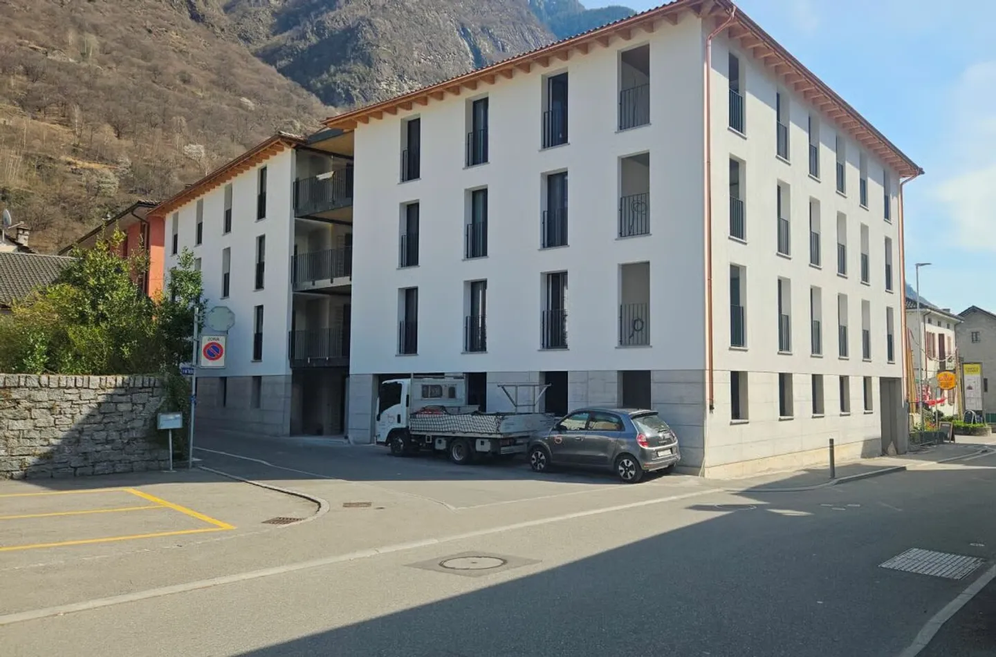 NUOVI APPARTAMENTI 2.5 LOCALI A BIASCA - Foto 2 von 6