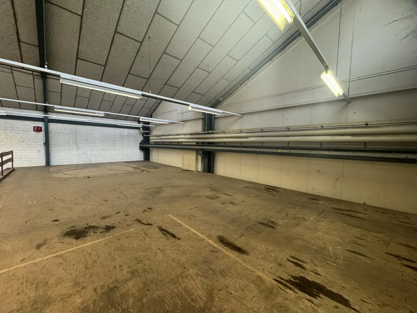 Vielseitige Produktions- und Lagerfläche - Foto 6 von 8