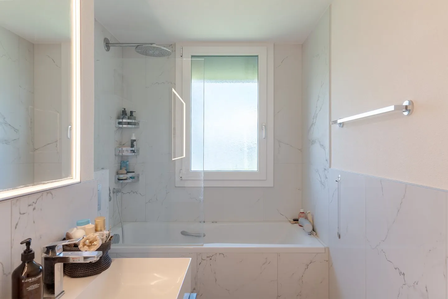 Beautifully renovated 4.5 condominium - Photo 5 of 15