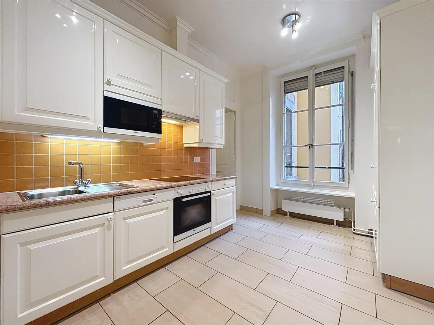 4-room apartment - Photo 3 of 8