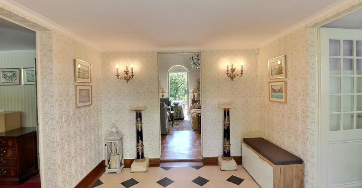 MAGNIFICENT INDIVIDUAL HOUSE WITH A LARGE PLOT AND A BEAUTIFUL VIEW TO THE SOUTH OF - Photo 8 of 13