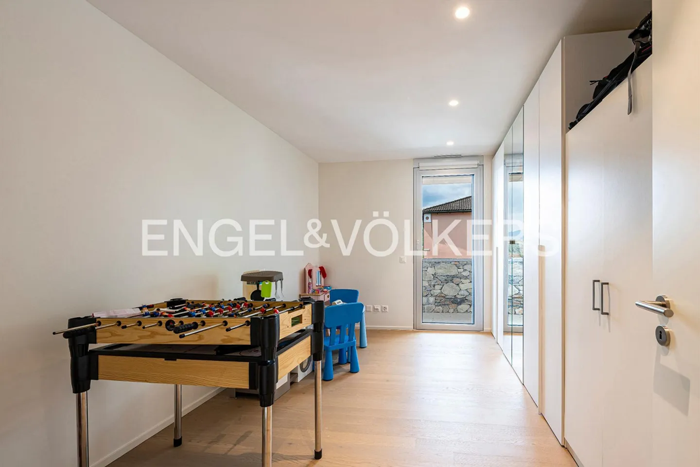 Modern design immersed in tranquility - Photo 9 of 13