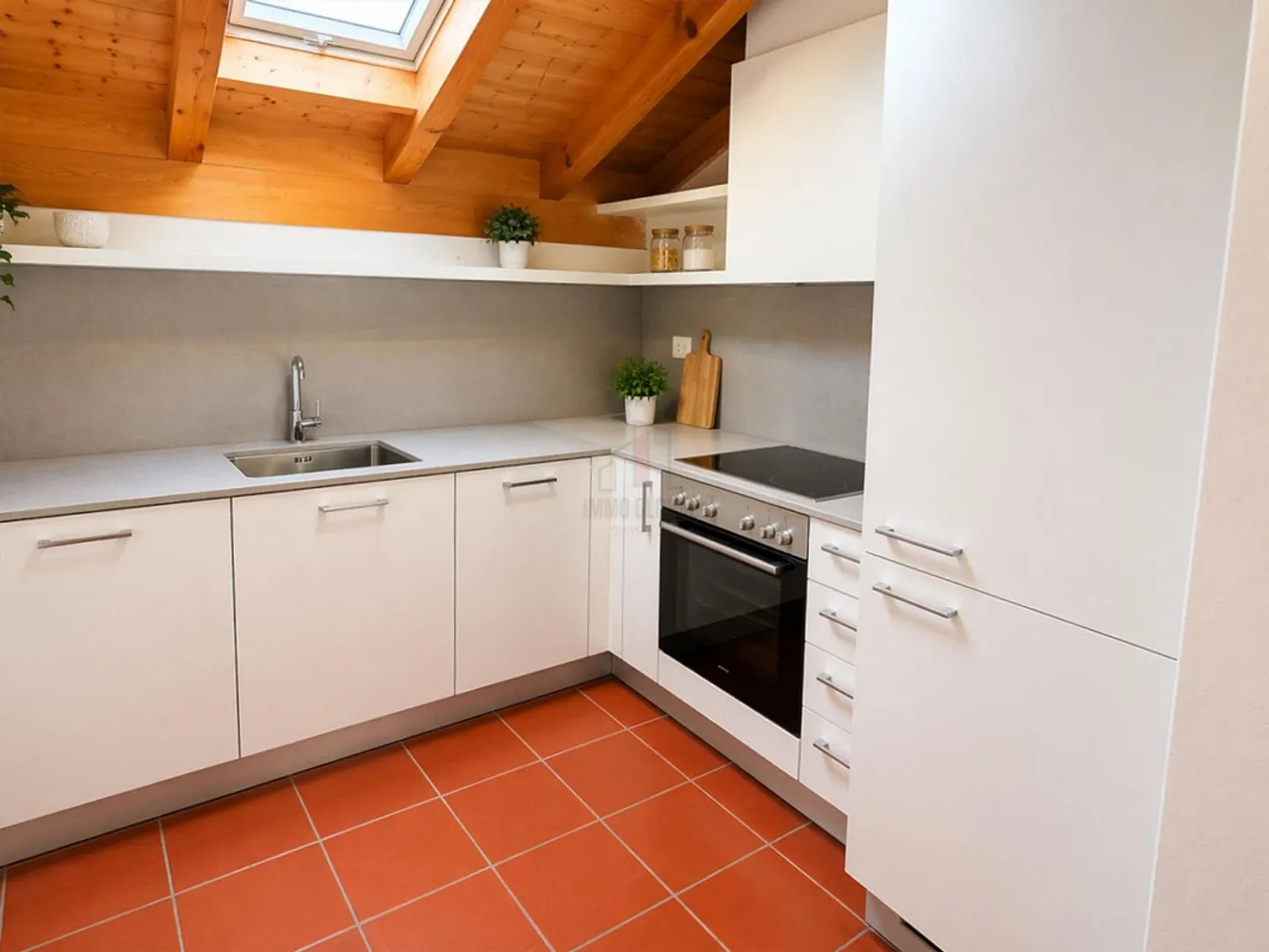 GEMÜTLICH MIT GROSSEM WOHNZIMMER, KAMIN UND HOLZBALKEN - Foto 2 von 6