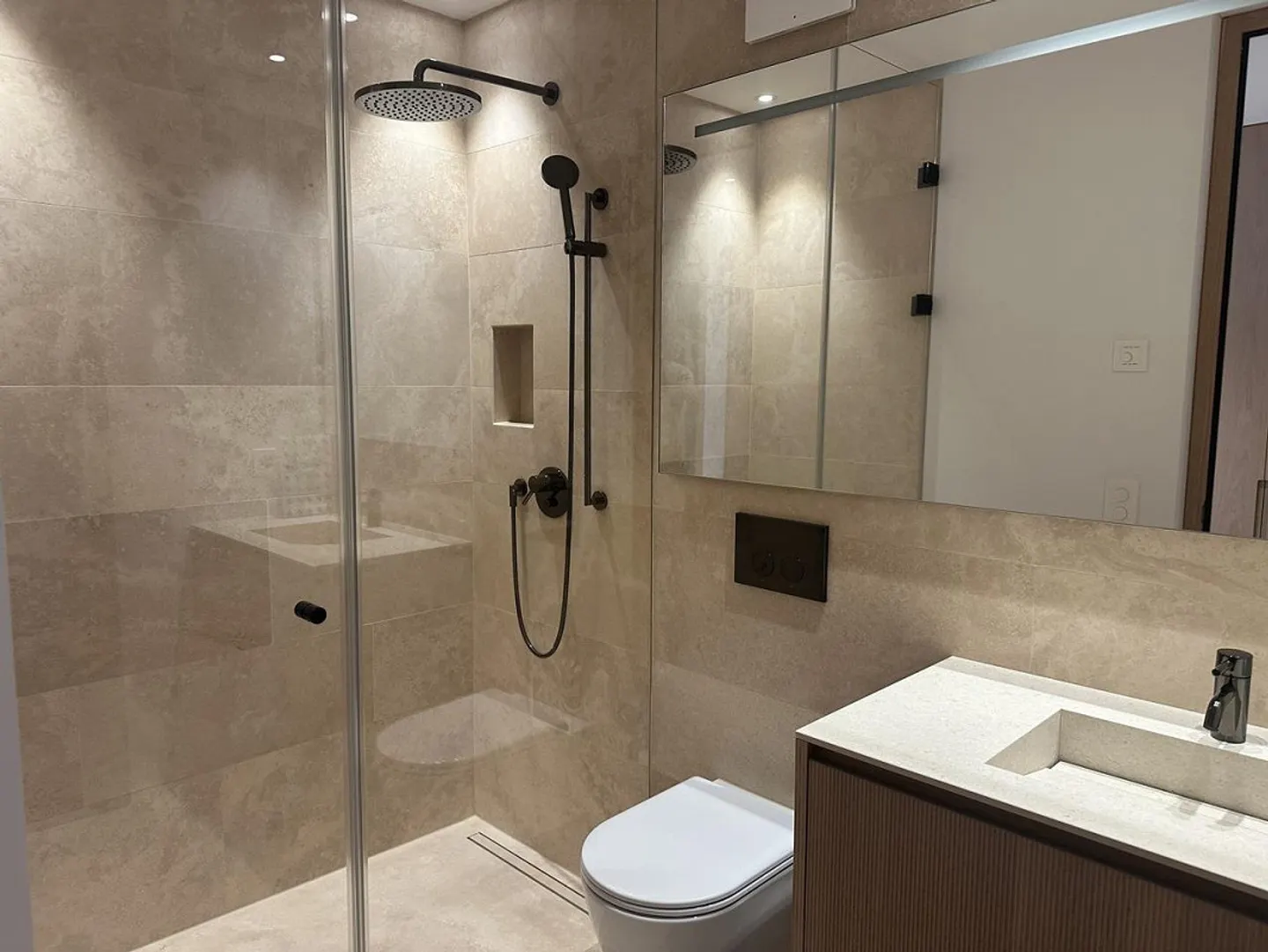 Modernes Attikawohnung mit Seeblick - Foto 8 von 12
