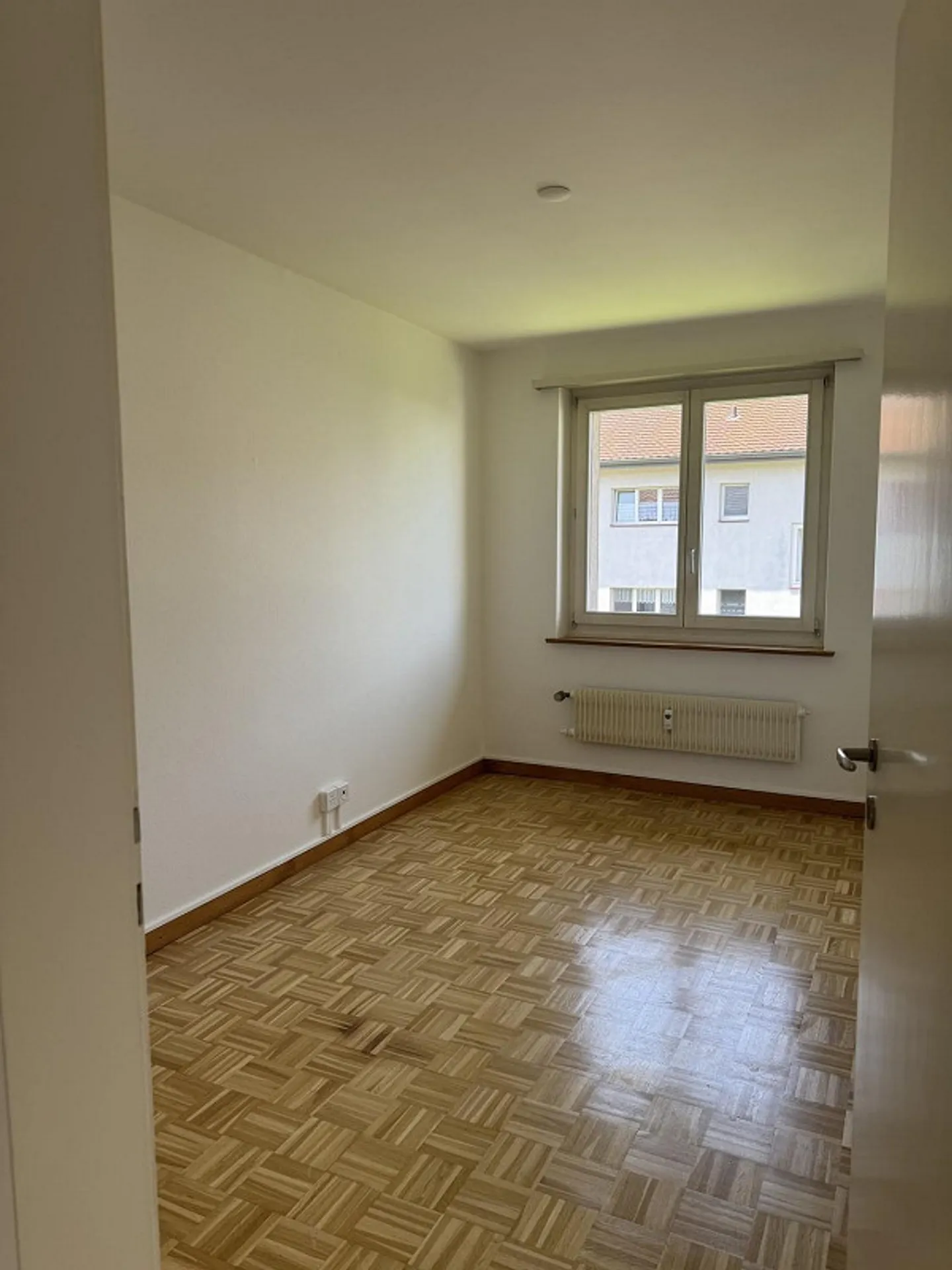 Living in a Quiet Location in Münchenstein - Photo 2 of 7