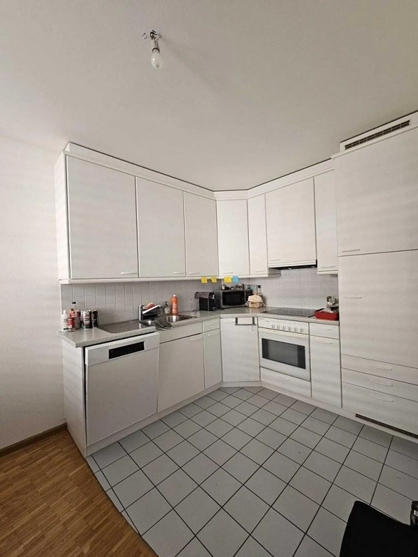 Charming apartment in a central location in Basel - Photo 3 of 7