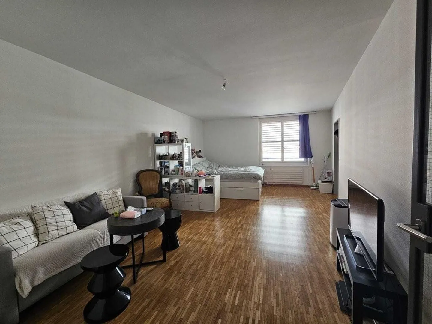 Charming apartment in a central location in Basel - Photo 2 of 7