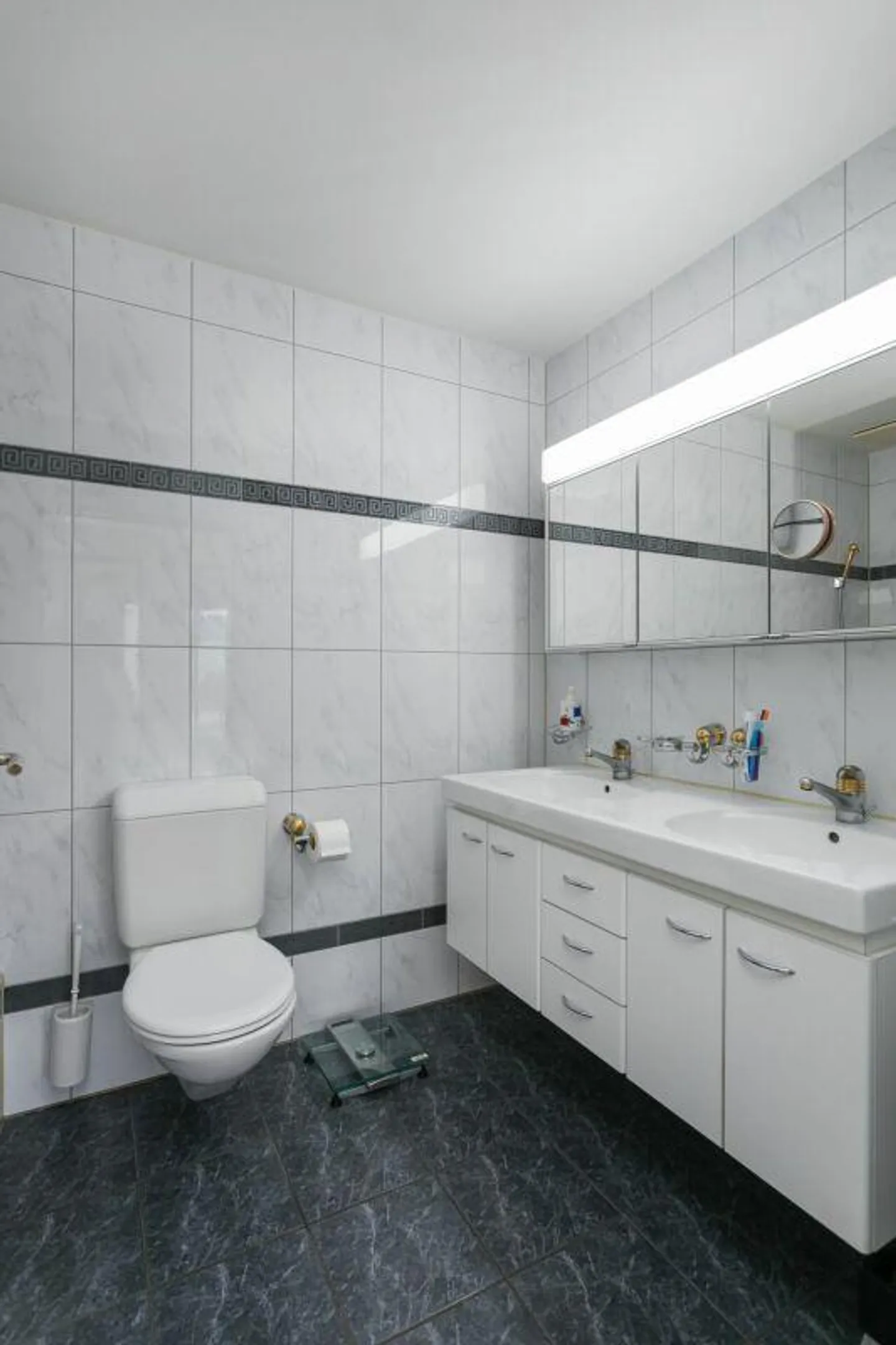 4.5-Room Terrace House in the Best View Location in Küssnacht am Rigi - Photo 8 of 12