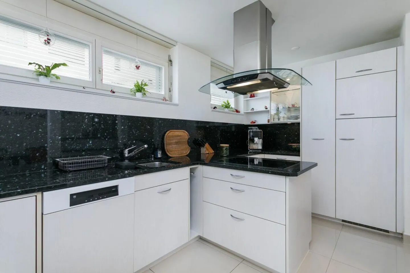 4.5-Room Terrace House in the Best View Location in Küssnacht am Rigi - Photo 10 of 12