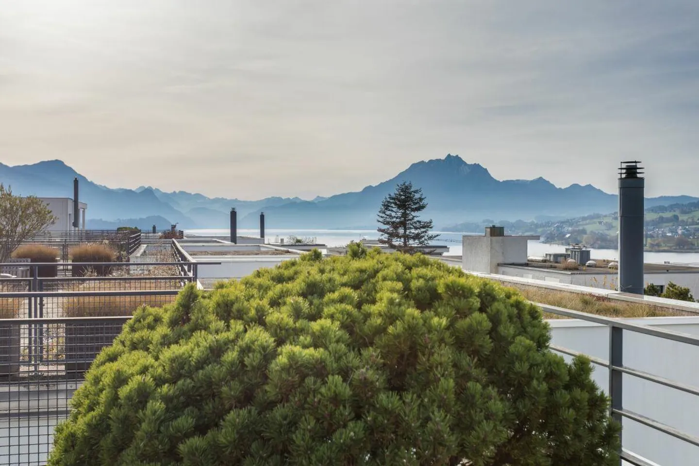 4.5-Room Terrace House in the Best View Location in Küssnacht am Rigi - Photo 11 of 12