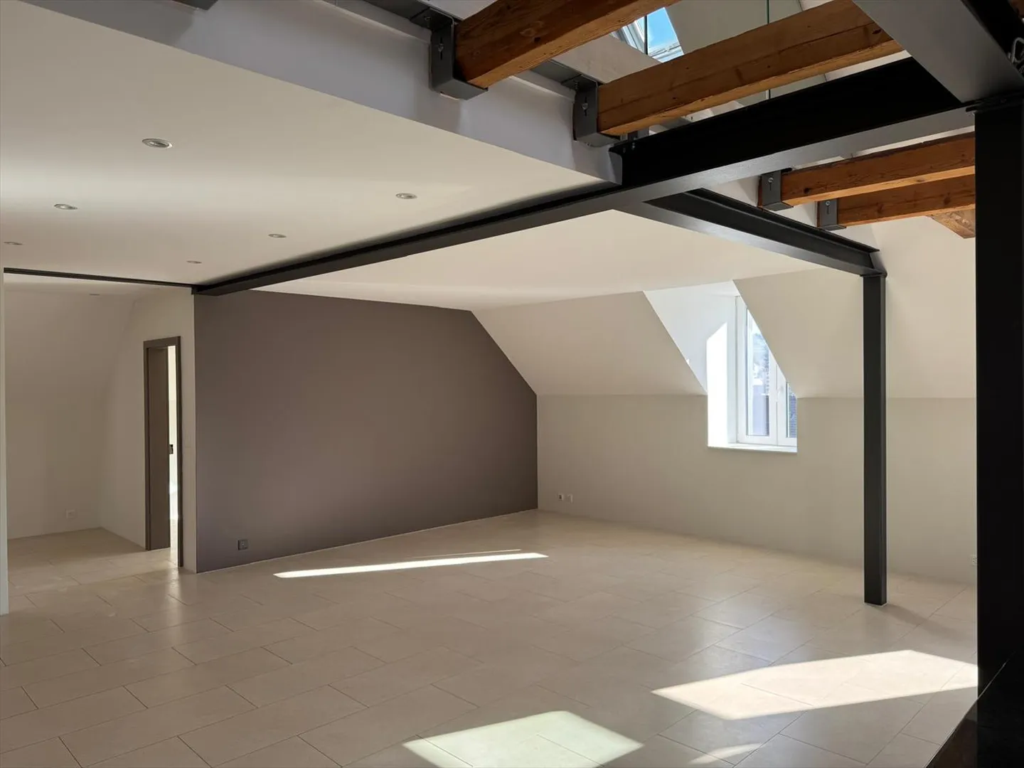 Magnifique penthouse de 5,5 pièces à La Chaux-de-Fonds - Photo 6 sur 13