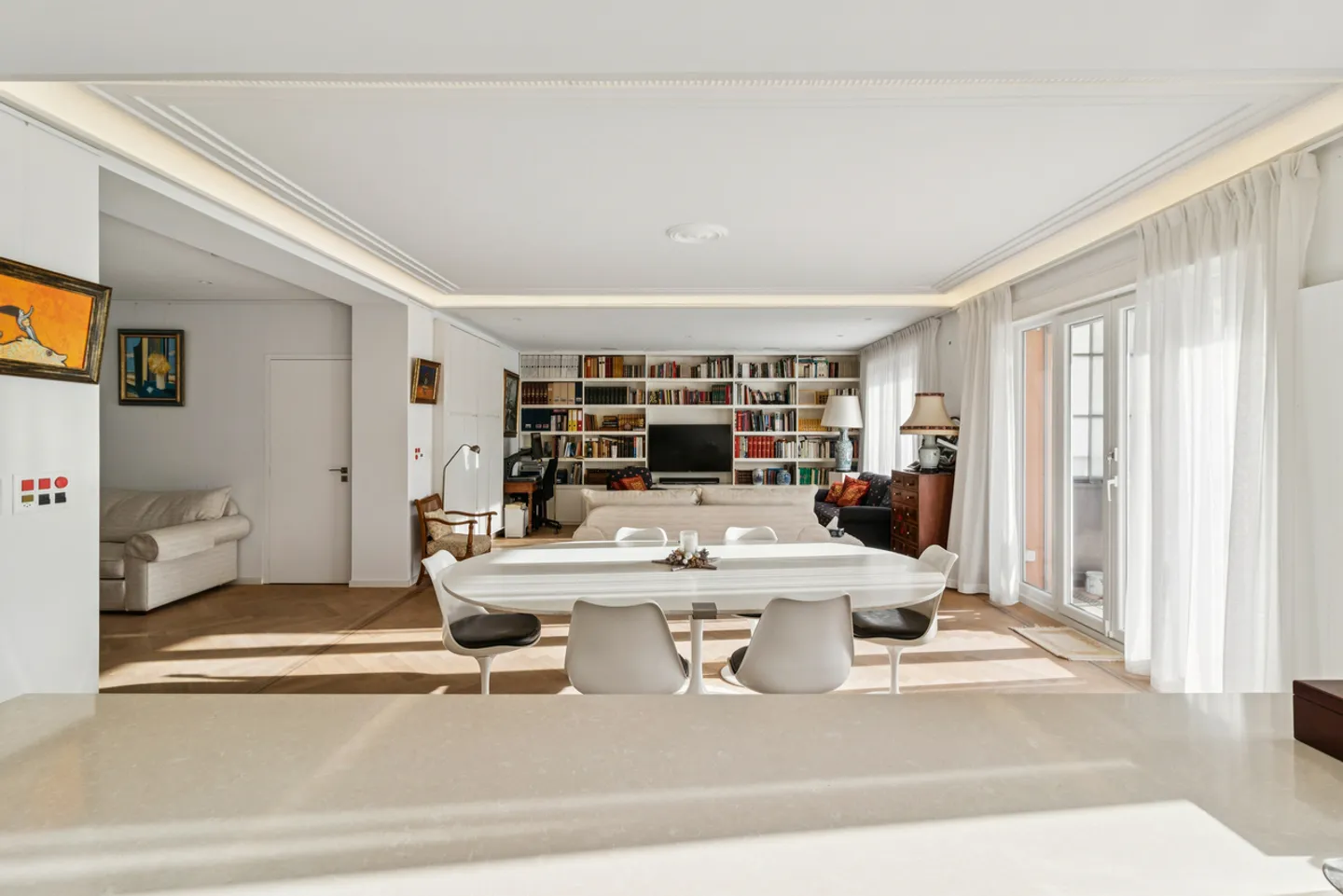 Plein centre - Magnifique appartement avec grand terrasse - Photo 2 sur 8