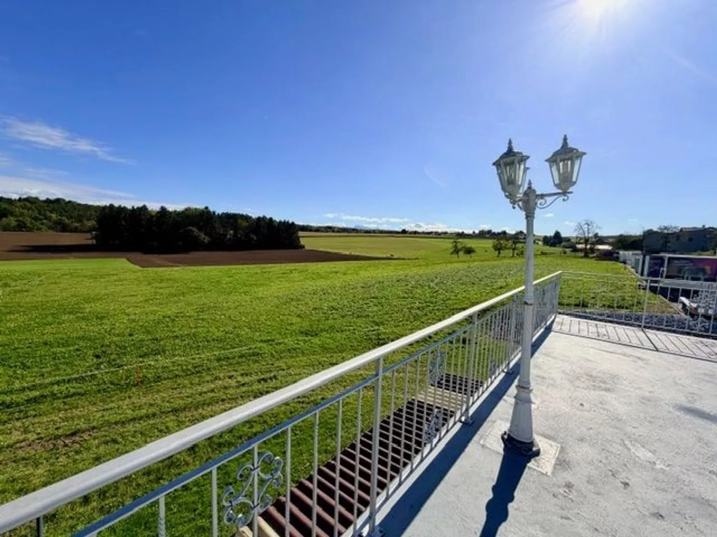 Free Suite Villa of 165 m2 + large depot of 154 m2 - Photo 10 of 13