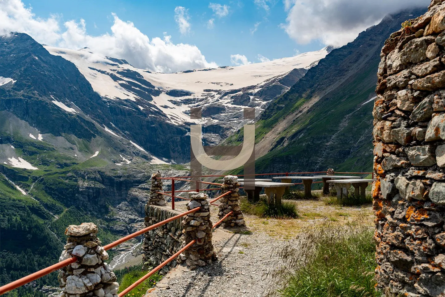 Storico rifugio immerso nella natura - Foto 2 di 5