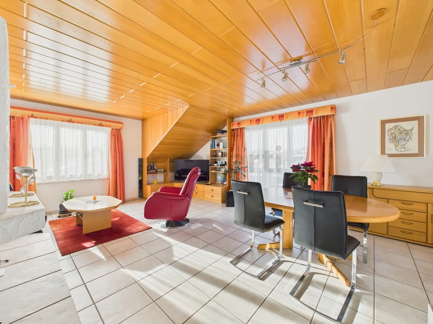 Charming 4-Room Attic Apartment in Fahrwangen - Photo 2 of 13