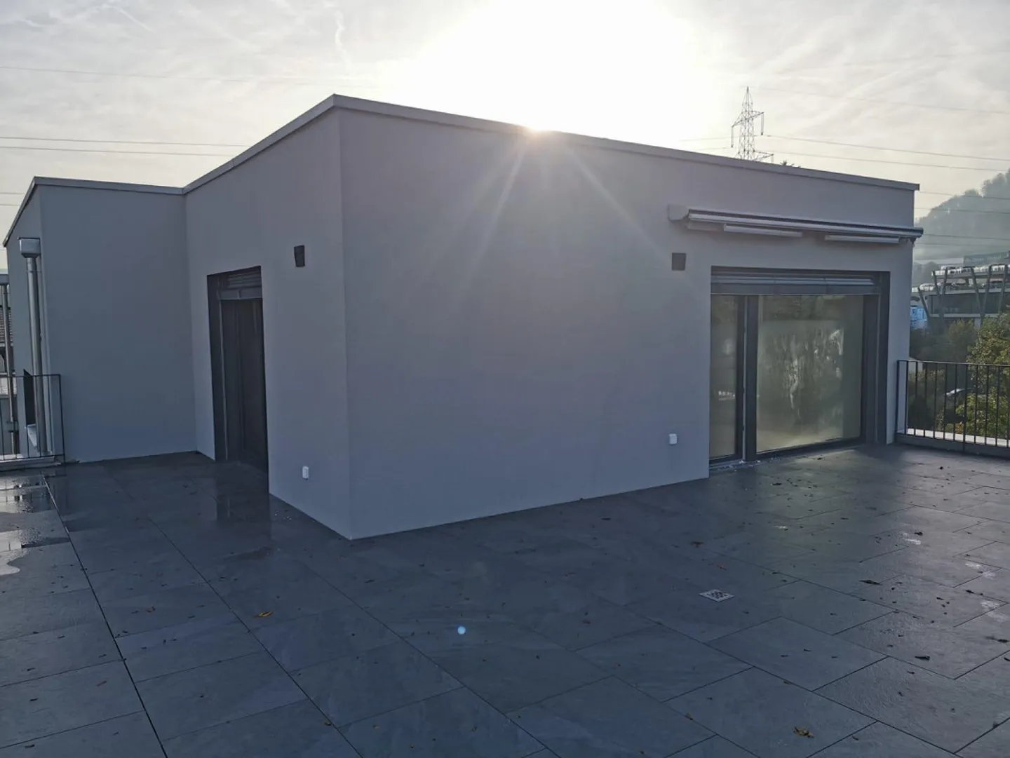 Charmante Attikawohnung mit Terrasse - Foto 4 von 7