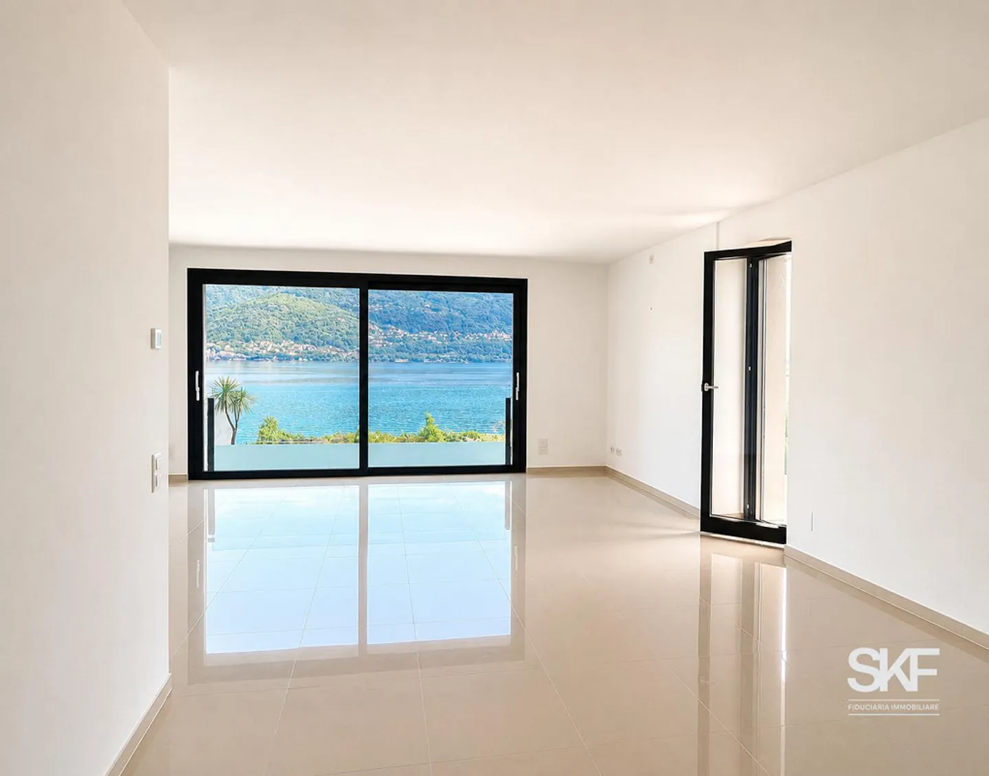 Appartamento luminoso con vista lago - Foto 1 di 12