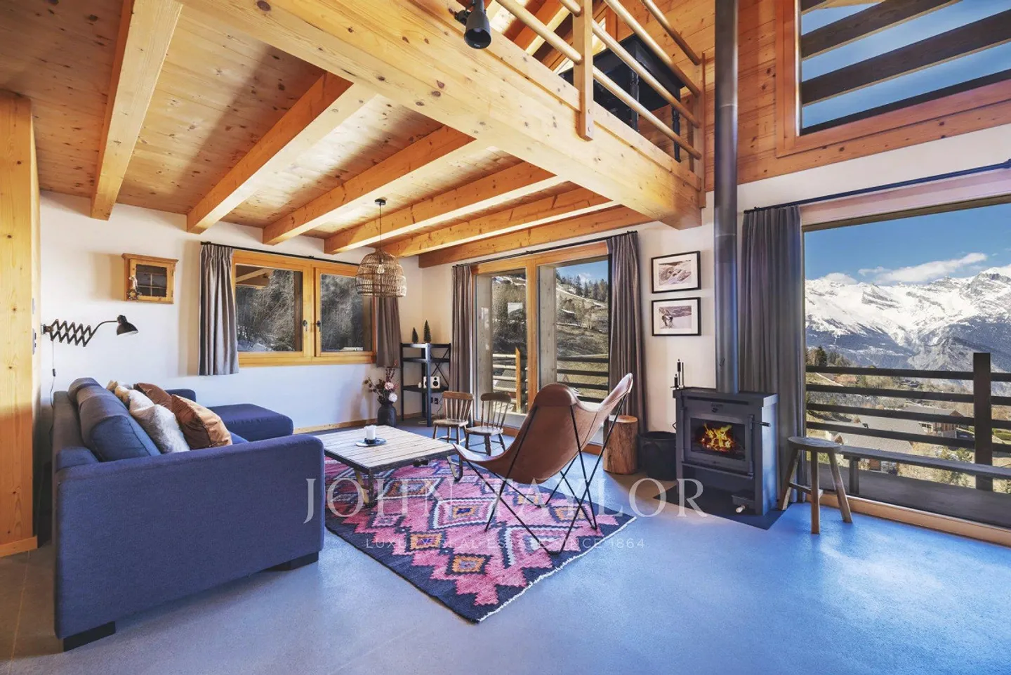 Chalet contemporain avec vue - Photo 1 sur 10