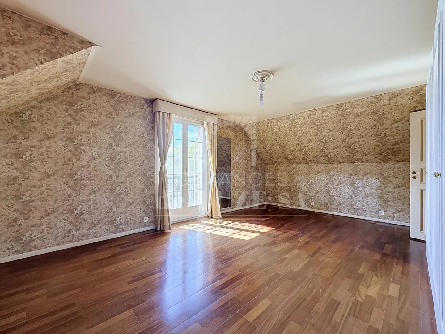 EXCLUSIVE - Spacious family villa with 6 rooms - Photo 17 of 20