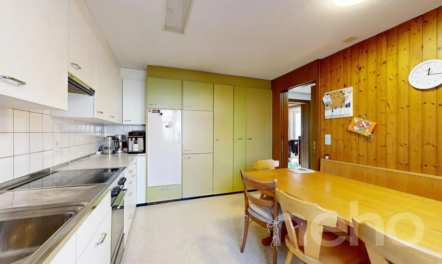 Felicità familiare in una tranquilla strada senza uscita con un grande giardino - Foto 8 di 11