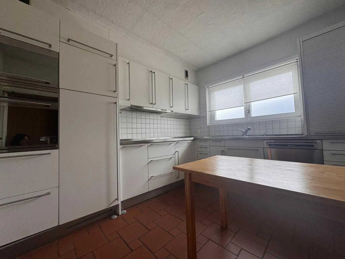 COMANO · ELEGANT APARTMENT WITH SPACIOUS LIVING AREA · PRIVATE GARDEN AND POOL - Photo 7 of 14