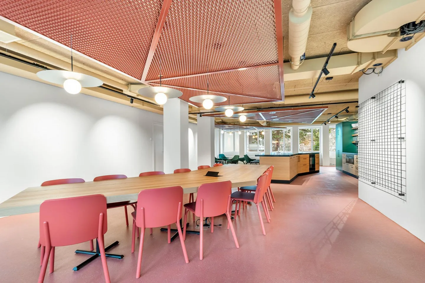 Office spaces near SBB train station (68–98 m²), including community & gym - Photo 13 of 27