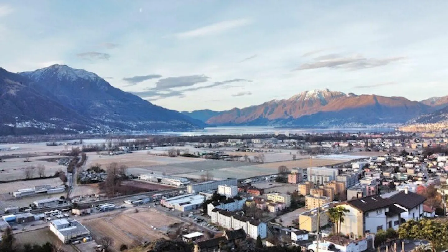IN VENDITA A LAVERTEZZO - TERRENO EDIFICABILE CON VISTA SUL MAGADINO... - Foto 1 di 6