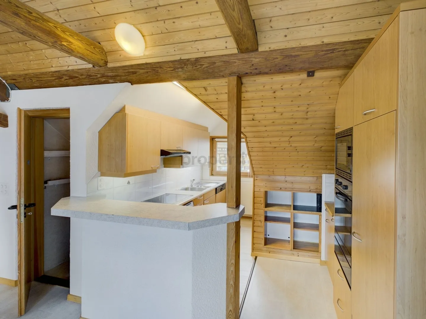 Appartement sous les combles de 4,5 pièces, confortable et lumineux à Neuenhof - Photo 4 sur 13