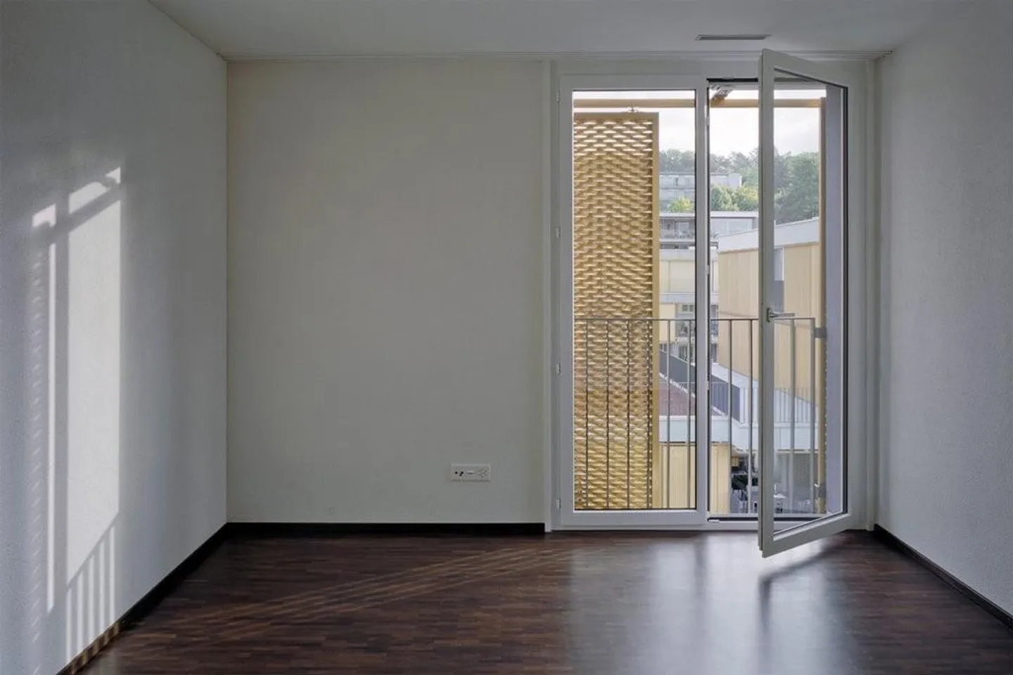 AFFITTARE SENZA DEPOSITO - Complesso residenziale moderno in una posizione centrale urbana - Foto 5 di 6