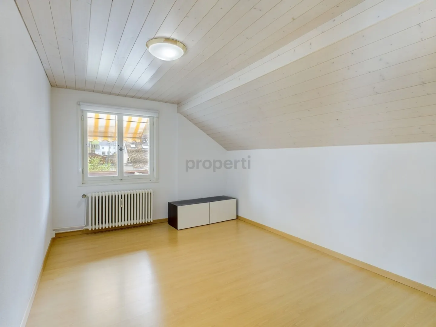 Appartement sous les combles de 4,5 pièces, confortable et lumineux à Neuenhof - Photo 7 sur 13