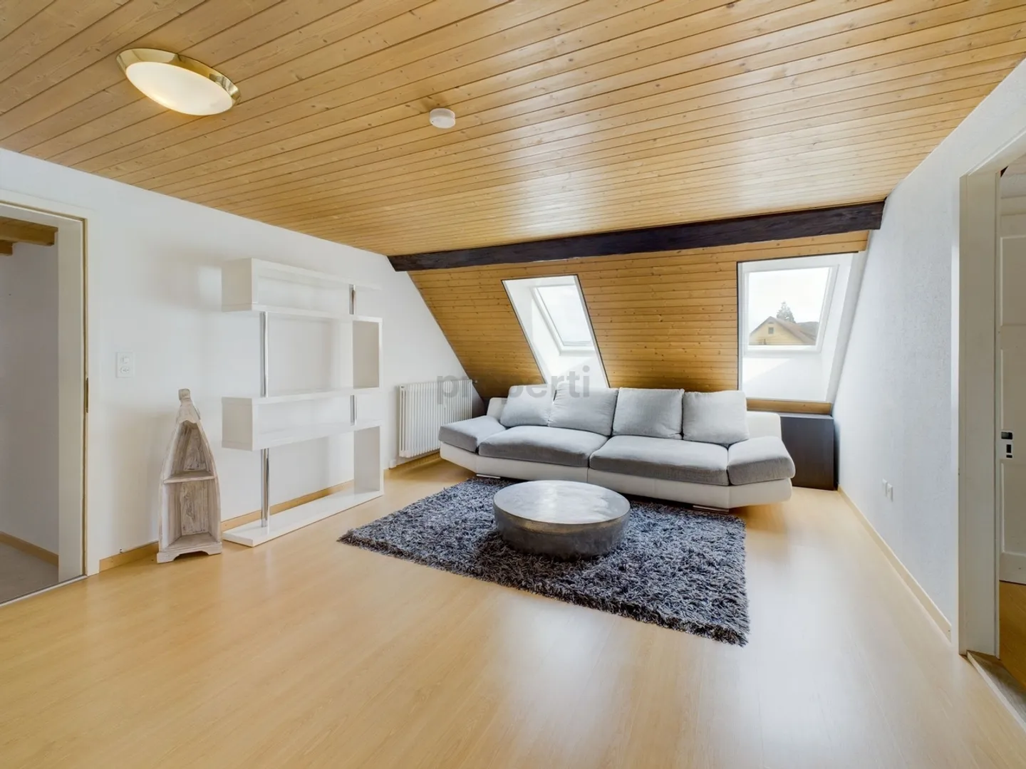 Appartement sous les combles de 4,5 pièces, confortable et lumineux à Neuenhof - Photo 9 sur 13