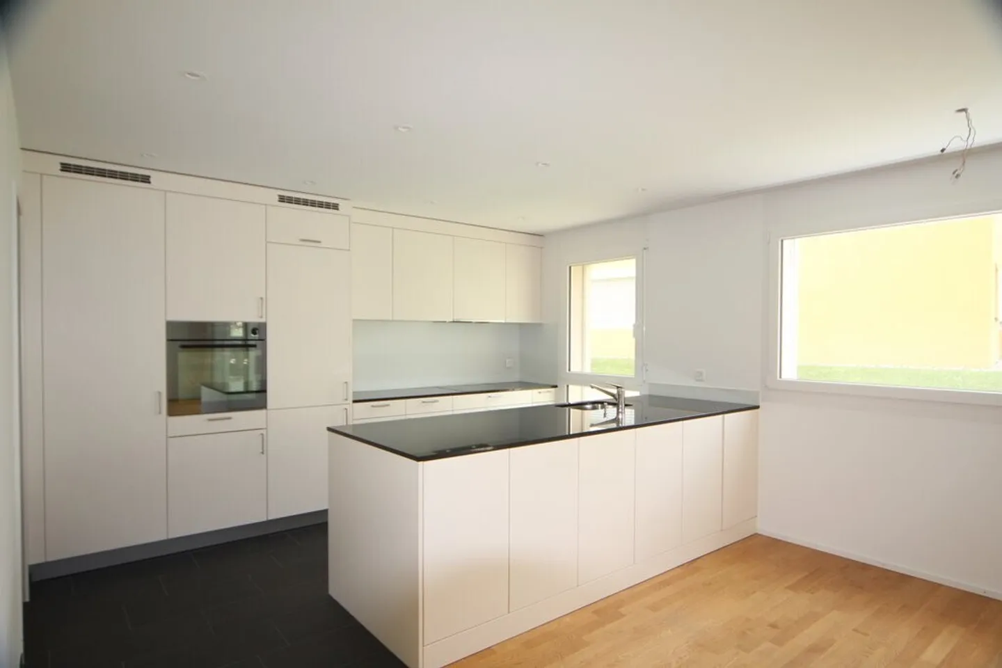 Appartamento moderno di 4,5 stanze in affitto a Felsberg! - Foto 2 di 7