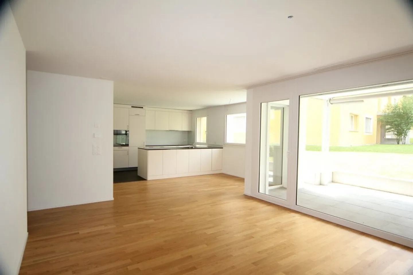 Appartamento moderno di 4,5 stanze in affitto a Felsberg! - Foto 3 di 7