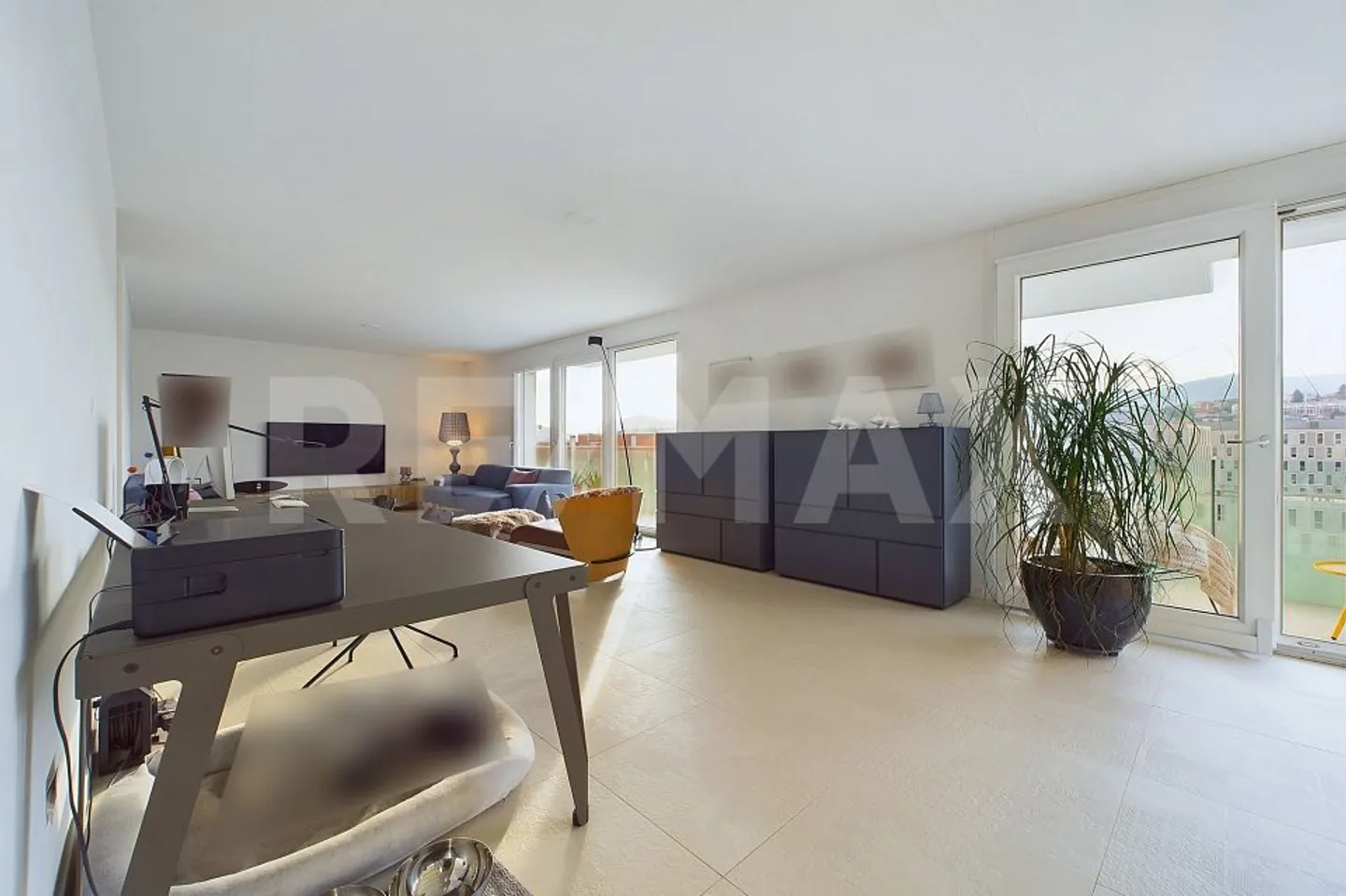 Elegante Penthouse mit teilweisem Blick auf den Luganersee - Foto 3 von 13