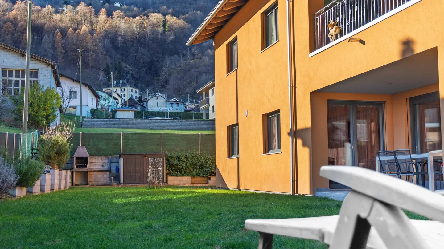 Solido volume di spazio di 893 m³, luce e natura - Foto 13 di 36