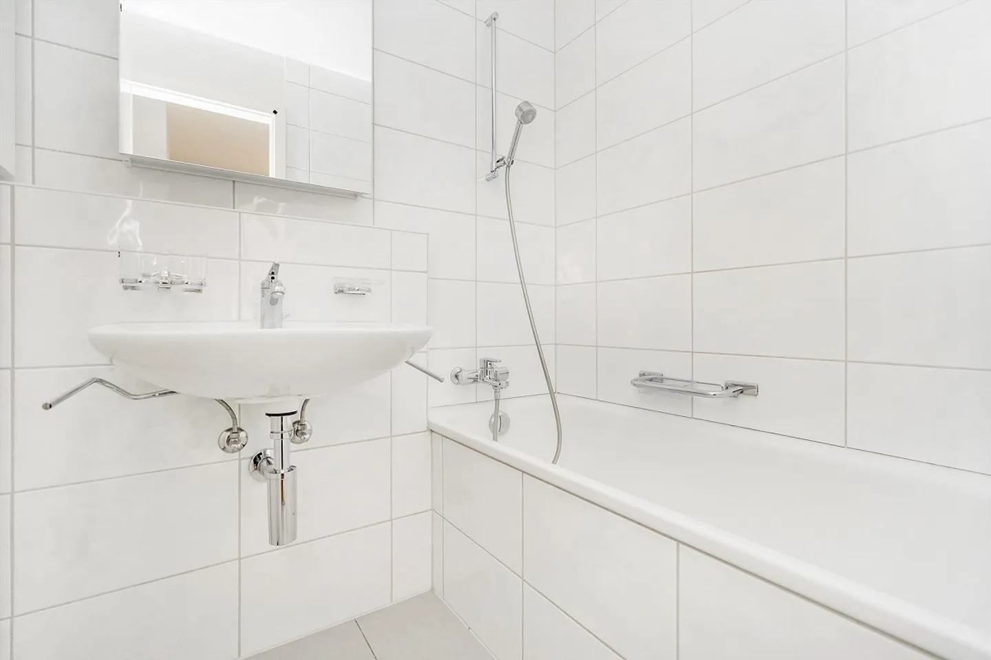 Appartement Charmant avec Vue - Photo 3 sur 6