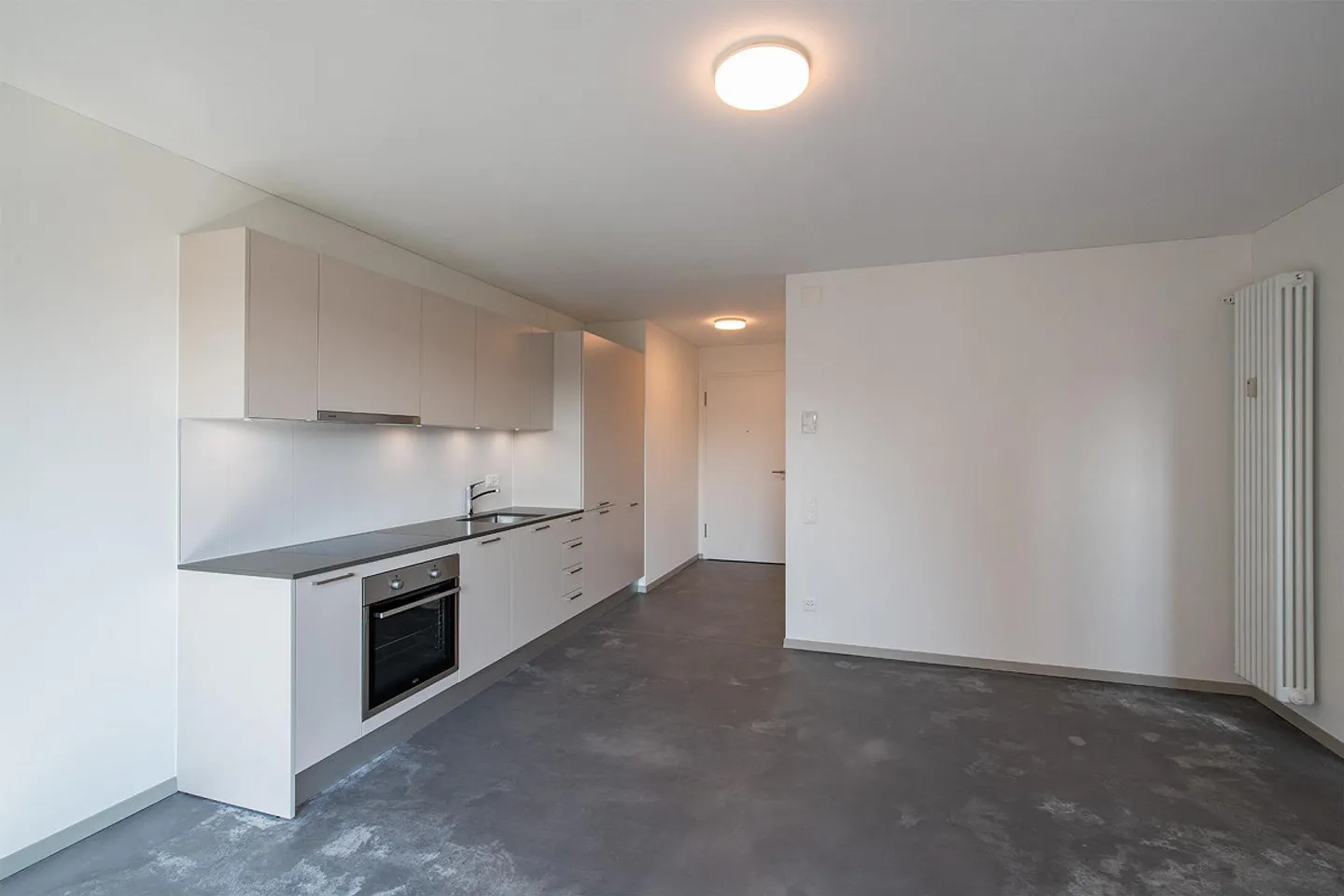 Spacious and lovely apartment - Photo 2 of 5