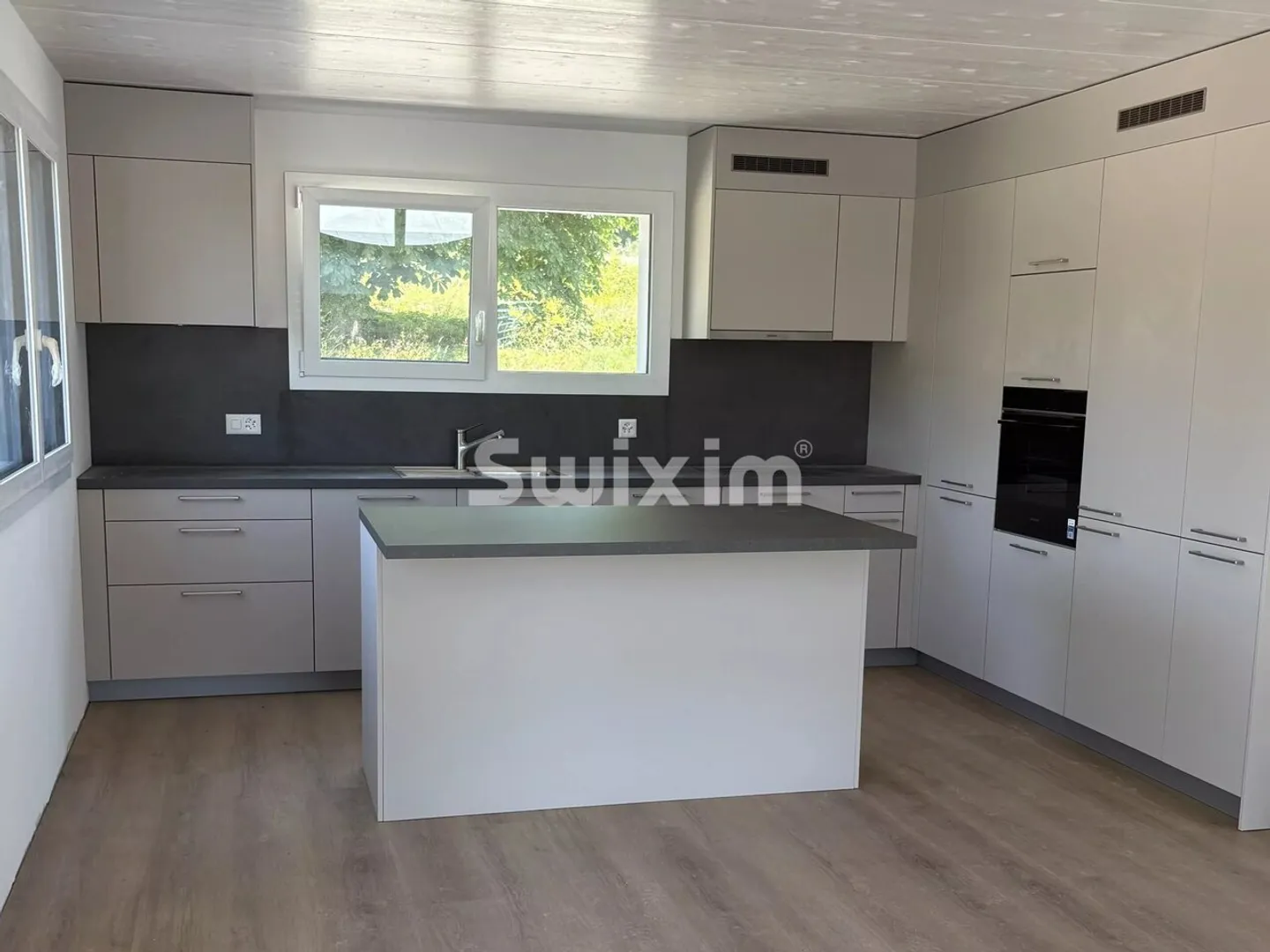Semi-Detached Villa for Rent with Garden - Photo 3 of 4