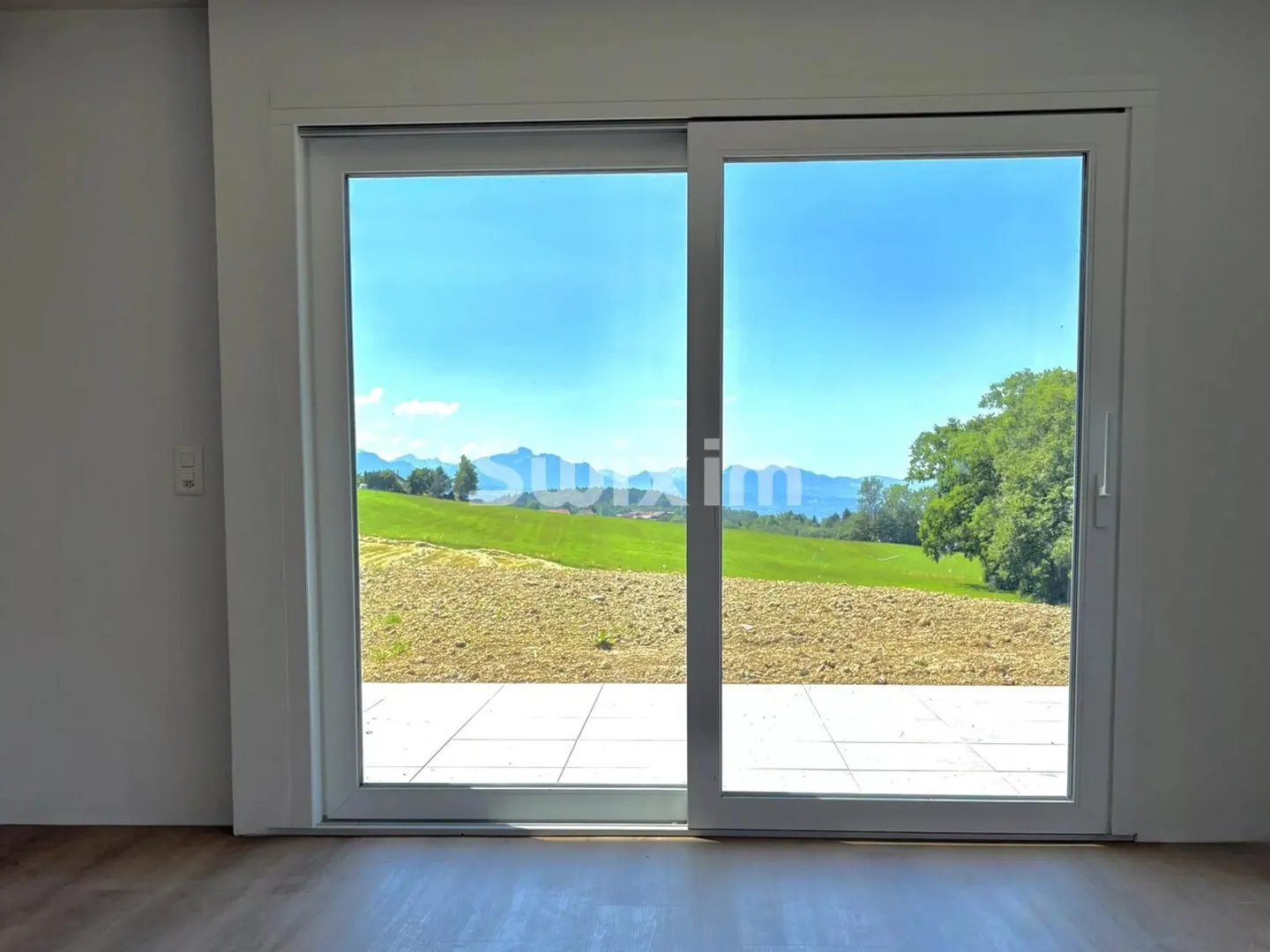 Semi-Detached Villa for Rent with Garden - Photo 2 of 4
